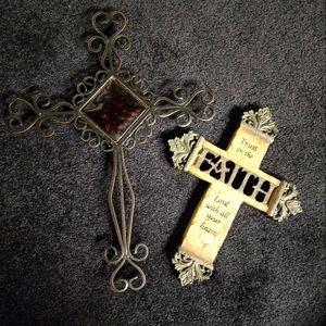 Christian home décor 2 crosses, Great gift, 2 for the price of one.